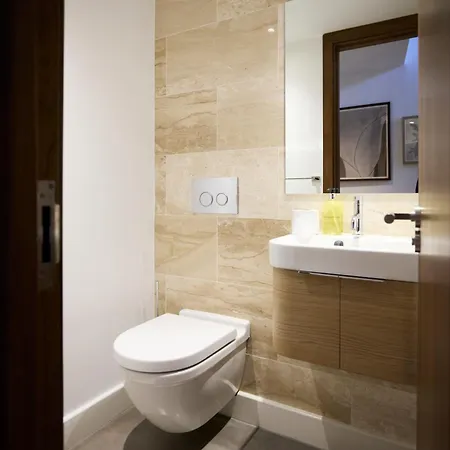 Apartment The Hamilton Gardens Hideaway - Modern 4bdr With Garden London