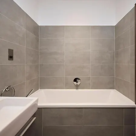 The Hamilton Gardens Hideaway - Modern 4bdr With Garden