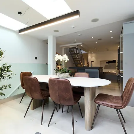 The Hamilton Gardens Hideaway - Modern 4bdr With Garden Apartment London
