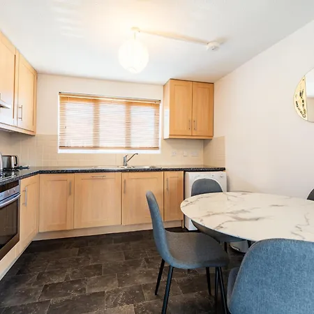 Capital Modern Two Bedroom In Wimbledon Apartment London