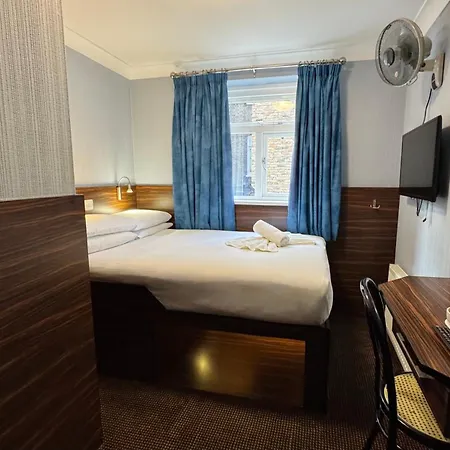 Hotel Crestfield
