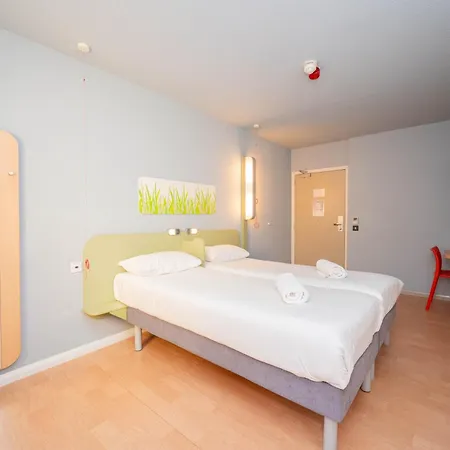 Ibis Budget London Barking Отель 2*