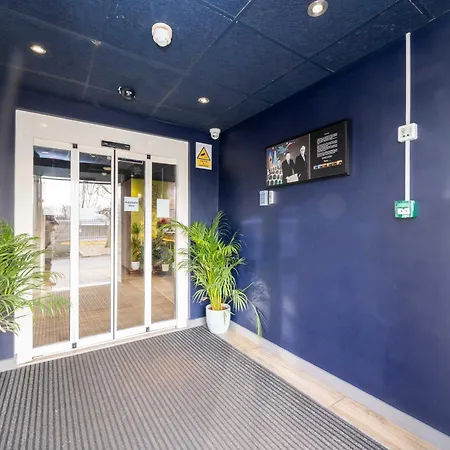 Ibis Budget London Barking Отель 2*