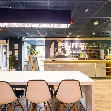 Отель Ibis Budget London Barking 2*