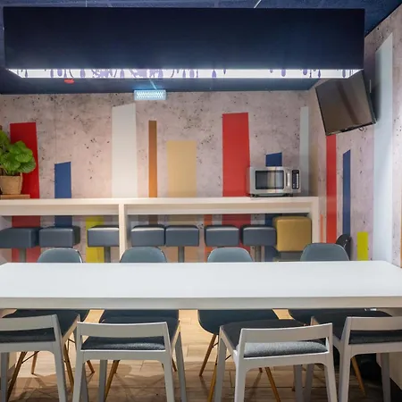 Отель Ibis Budget London Barking 2*