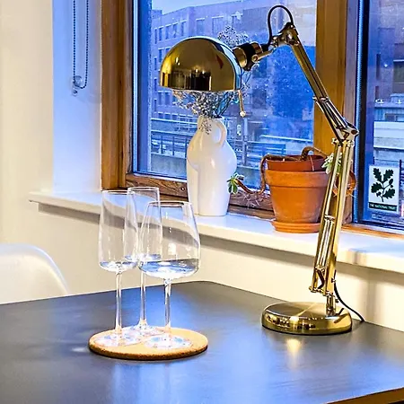 2 Bed Shoreditch With Parking Apartment London