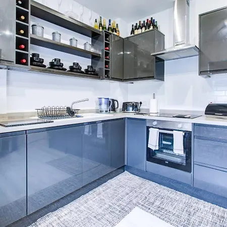 Charming 2br Flat In The Heart Of * Waltham Abbey