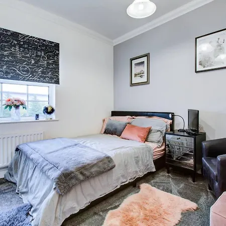 Charming 2br Flat In The Heart Of Apartment *