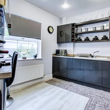 Charming 2br Flat In The Heart Of Apartment