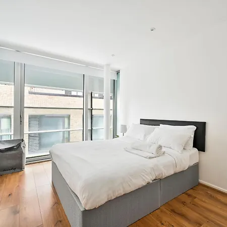 Apartamento Lovely 2-Bed, Sleeps 6, Near Stratford Station & Abba Voyage, Londres