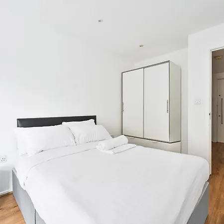 Lovely 2-Bed, Sleeps 6, Near Stratford Station & Abba Voyage,
