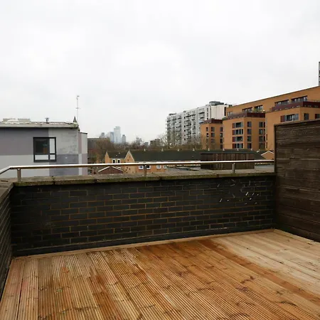 아파트 New Luxury In Location Next To Shops, Cafes, Bars & Metro