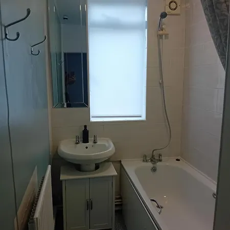 63 John Aird Court Homestay London