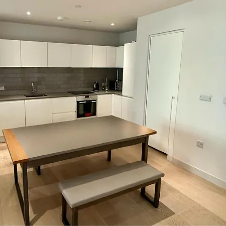River View Balcony Spacious 1 Bed Xl Sofa & Tv Apartment