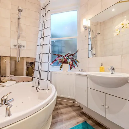 Apartment & Bright 1br Flat, 5 Min Oxford Circus St London
