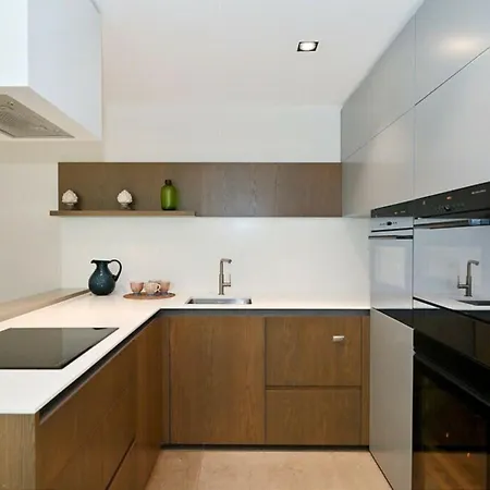 4 Million Pound Mayfair Parklane Large Luxury Sleeps 6 120sqm Apartment *