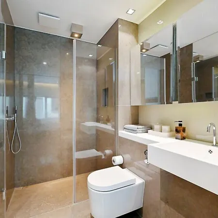 4 Million Pound Mayfair Parklane Large Luxury Sleeps 6 120sqm London