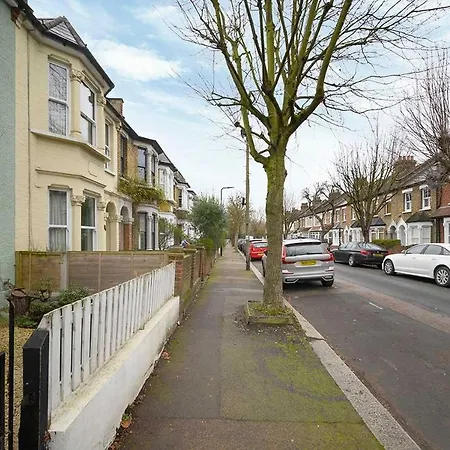 Charming & Modern House In * London