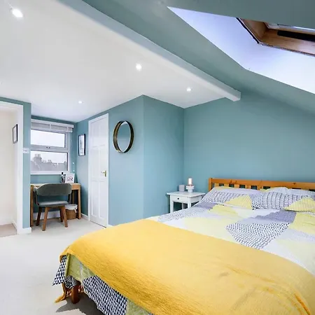 Charming & Modern House In Holiday home *