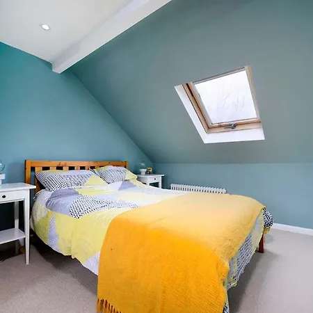 Charming & Modern House In Holiday home London