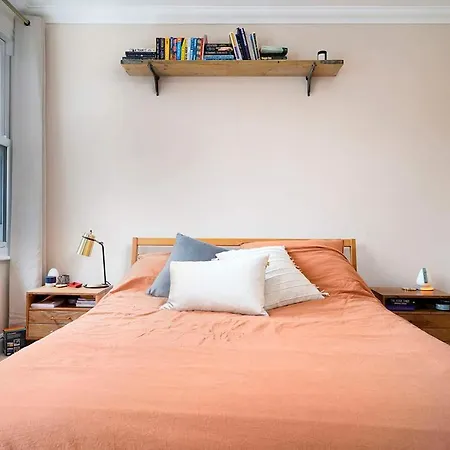 Holiday home Charming & Modern House In