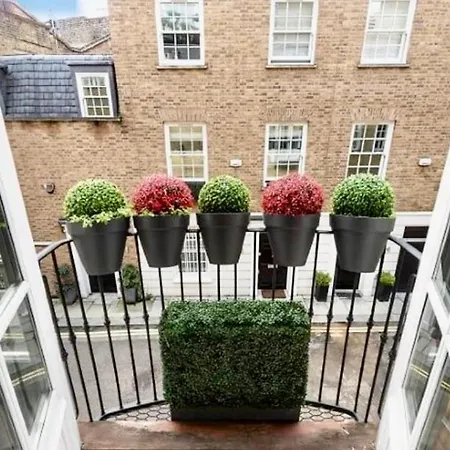 Luxury 2 Bedroom House Near Mayfair - Prime Location Homestay London