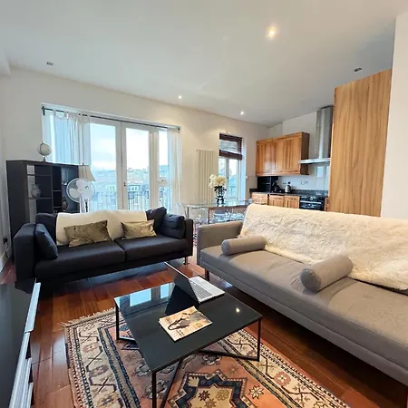 The Kensington Premium Apartment *