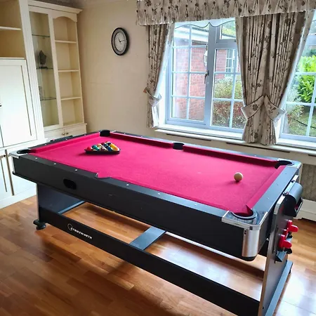 Hidden Paradise In London Villa