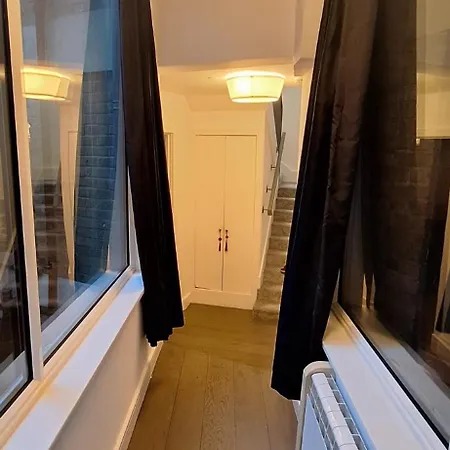 Cozy En-suite In In Shared Flat * London