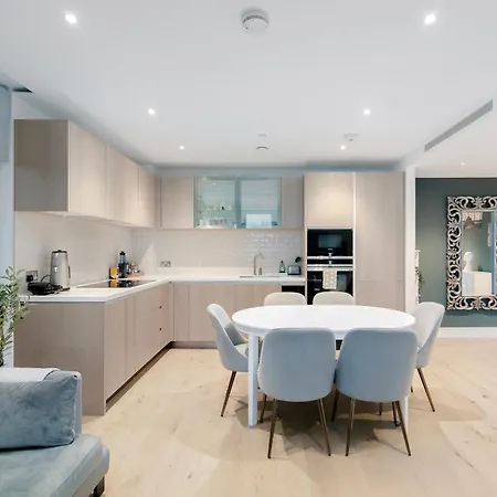 Battersea Power Station 2-bed Flat Apartment London