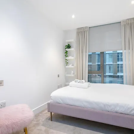 Apartment Battersea Power Station 2-bed Flat *