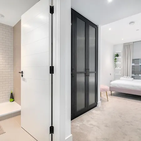 Battersea Power Station 2-bed Flat * London