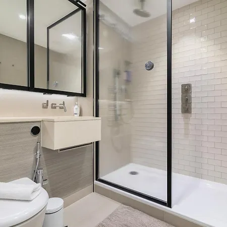 Apartment Battersea Power Station 2-bed Flat