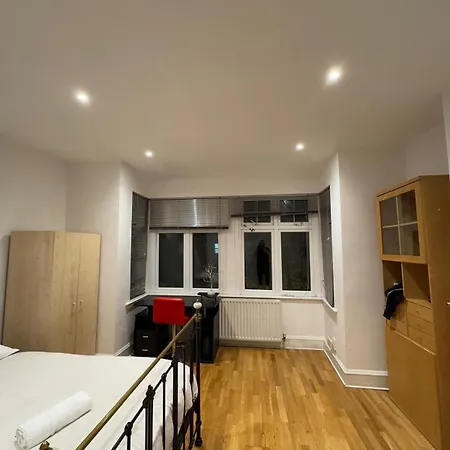 Homestay Forest Superior In Hendon