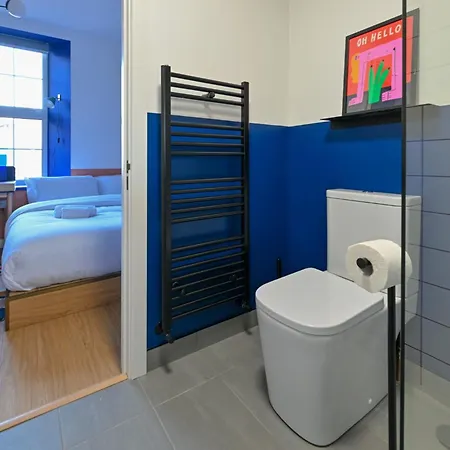 Large Ensuite Bedroom Close To Angel & Shoreditch * London