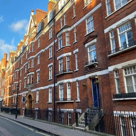 Mayfair - Two Bed, One Bath *