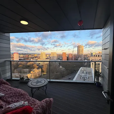 Paddington Apartment *