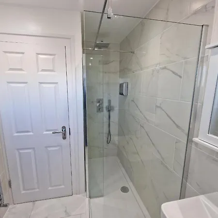 Cosy And Stylish Private In London *