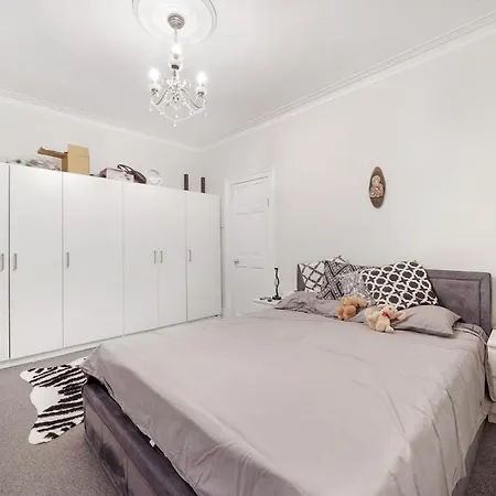 Holiday home House In Great Location London