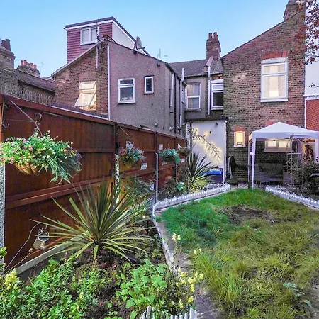 House In Great Location * London