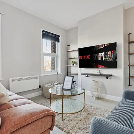 Apartment Parea Living - Charming Leyton Cozy East Retreat London