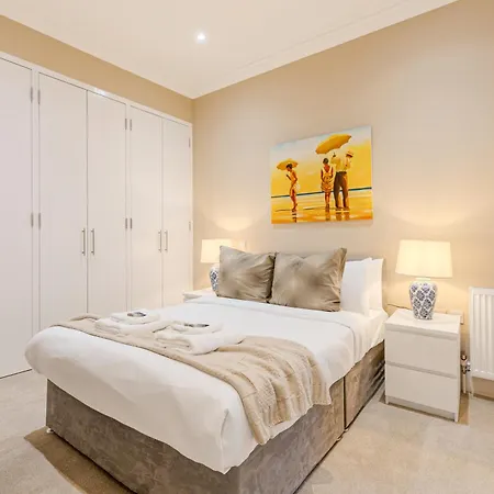 Apartment Charming 2br Flat W Garden, 10min Clapham South St