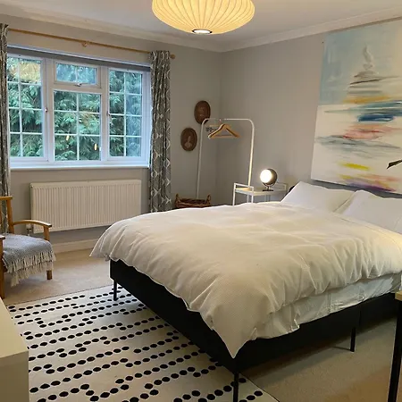 Cosy Kew Flat With Two Bedrooms London