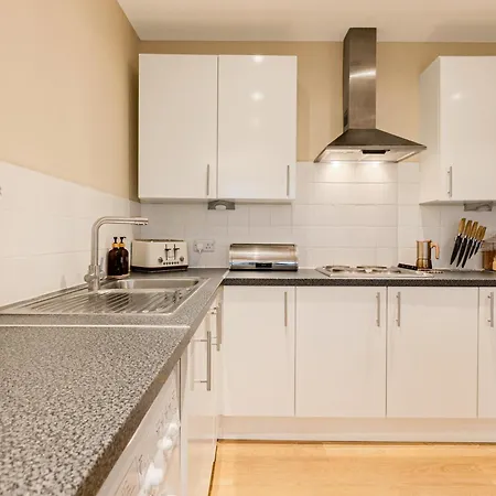 Apartment 1br Flat W Balcony, 10min Elephant&castle