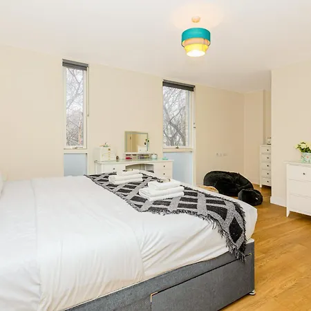 Apartment 1br Flat W Balcony, 10min Elephant&castle