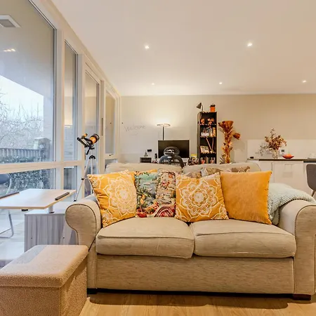 1br Flat W Balcony, 10min Elephant&castle Apartment *