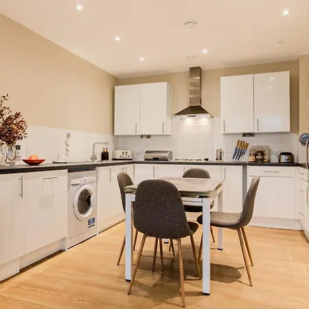 Apartment 1br Flat W Balcony, 10min Elephant&castle London