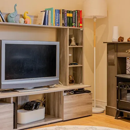 Apartment 1br Flat W Balcony, 10min Elephant&castle *