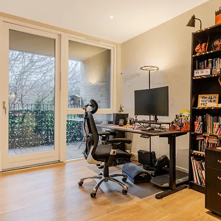 1br Flat W Balcony, 10min Elephant&castle * London