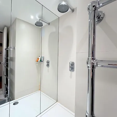 The Kensington Premium Apartment London